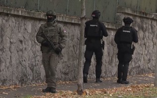 Serbia báo động an ninh cao nhất sau vụ tấn công bằng dao