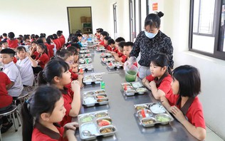Yêu cầu công khai thực đơn bữa ăn bán trú tại trường học