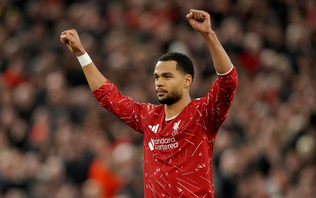 Man City và Liverpool thẳng tiến tại Cúp Liên đoàn Anh