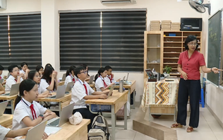 Giảm áp lực hồ sơ, thêm thời gian dạy học