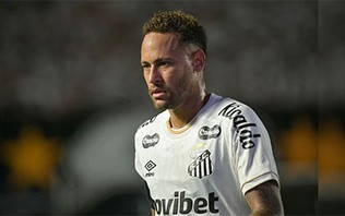 Neymar bị treo giò ba trận vì vi phạm "luật Vinicius"