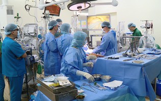 Phẫu thuật ít xâm lấn, bước tiến trong điều trị tim mạch