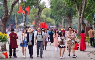 Kích cầu du lịch gắn với tăng trưởng thương mại, dịch vụ