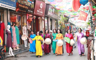 Lụa Vạn Phúc: Giữ hồn hàng trăm năm trong dòng chảy số và hội nhập