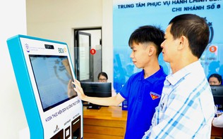 Hà Nội đổi mới dịch vụ công, đưa AI vào hoạt động hướng dẫn, tra cứu thủ tục