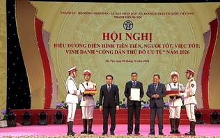 HLV Mai Đức Chung được vinh danh Công dân Thủ đô ưu tú năm 2026