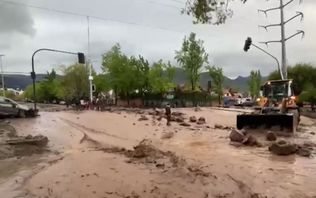 Lũ quét tấn công thủ đô Santiago của Chile