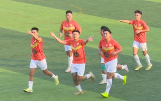 Chờ đợi chung kết giải bóng đá vô địch thành phố Hà Nội