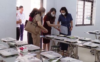 Xã Ứng Hòa kiểm soát chặt suất ăn bán trú